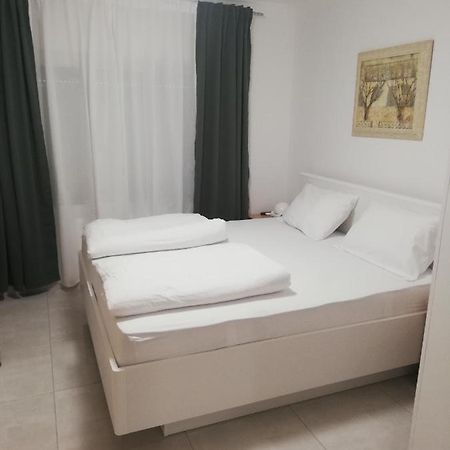Sobe Susanj Karlobag Buitenkant foto